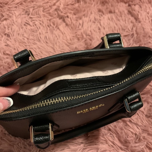 Small black Kate Spade - Picture 2 of 4